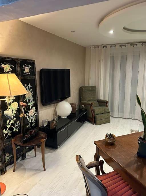 Appartement Charmant, Appartement, Parking Gratuit *