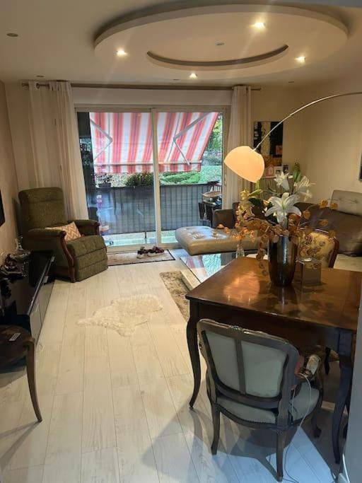 Appartement Charmant, Appartement, Parking Gratuit *